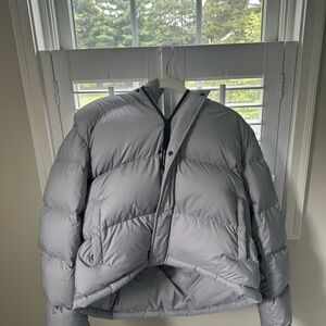 Aritzia Super Puff Shorty in shady blue